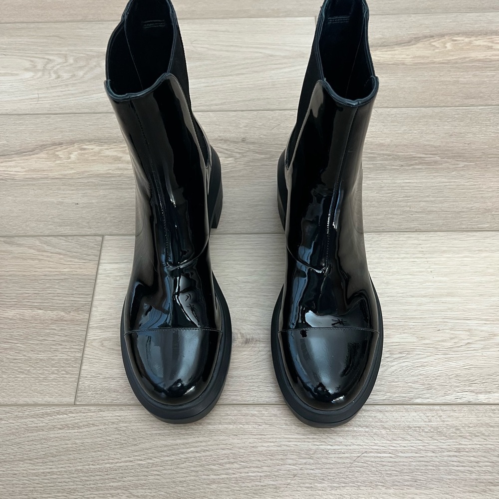 Stuart Weitzman - Size 10 - Picture 3 of 4